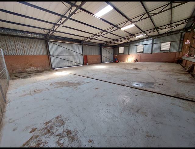 2,400M² WORKSHOP TO LET IN FAIRLEADS